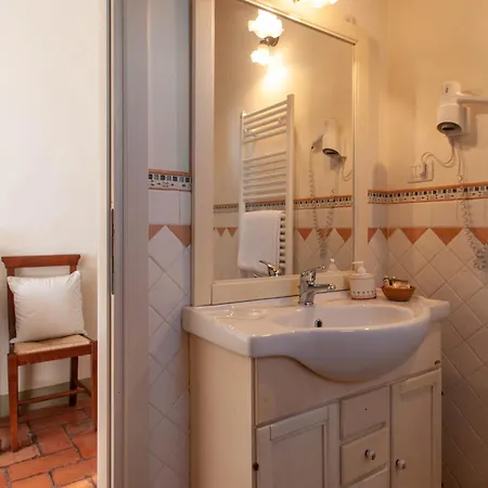 Antica Residenza Montereano * Γκούμπιο