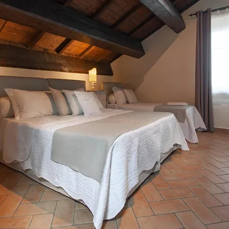 Antica Residenza Montereano Séjour à la ferme *